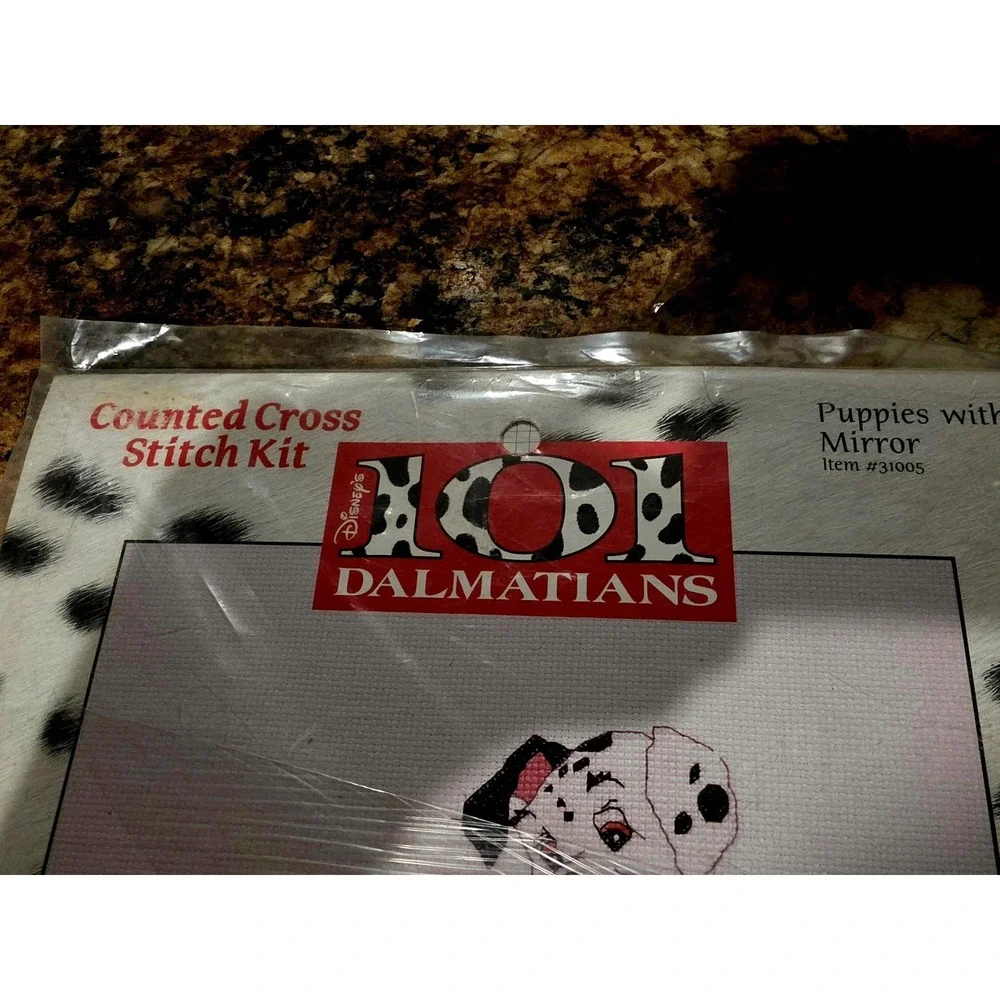Disney 101 Dalmatians Puppies with Mirror Counted Cross Stitch Kit 31005 NEW